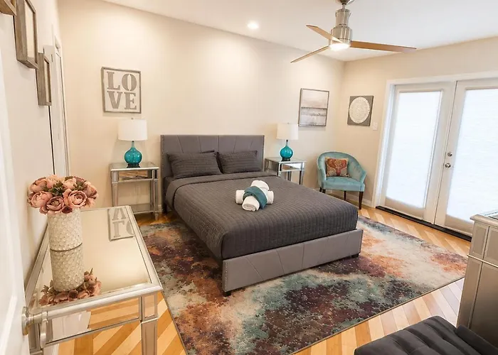 Stylish Escape Near Downtown Wi-fi Phoenix