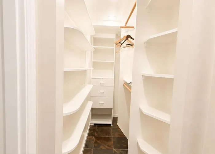 Stylish Escape Near Downtown Wi-fi Phoenix